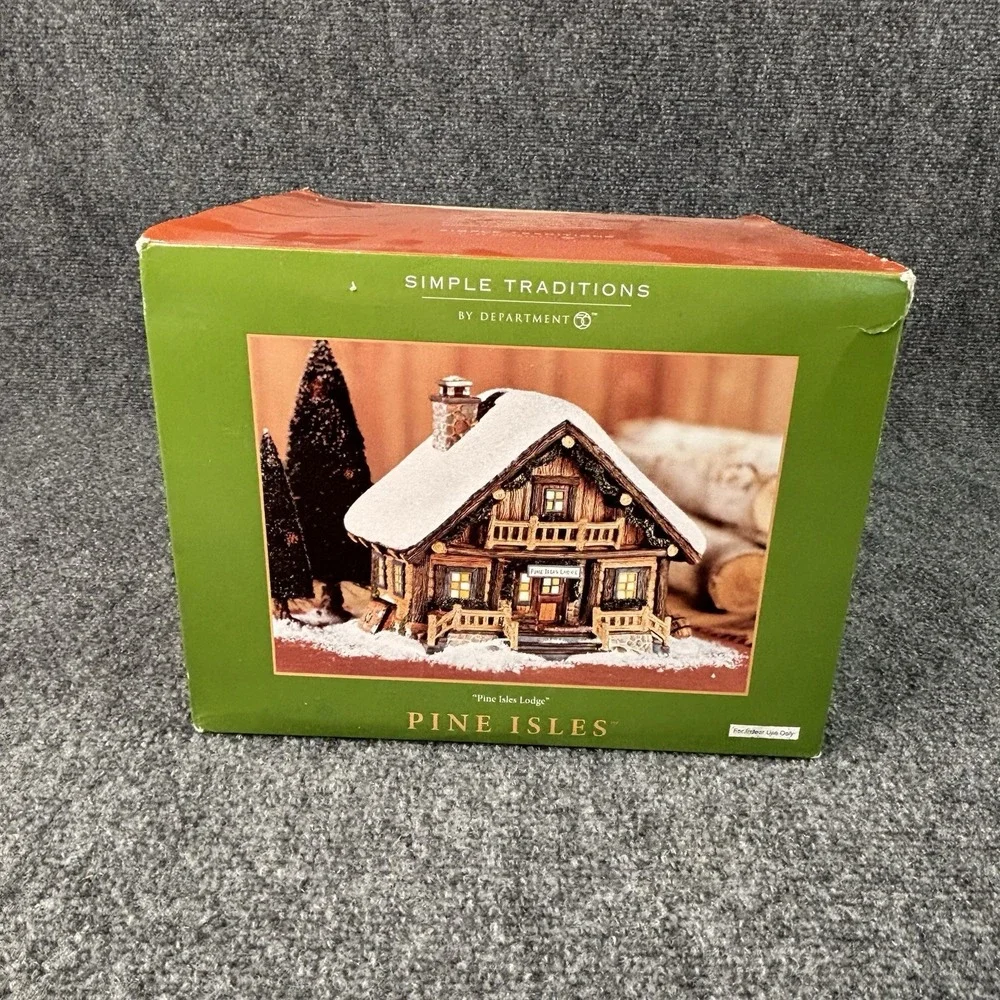 Department 56 Pine Isles Lodge Simple Traditions in orig box Winter Ski Cabin